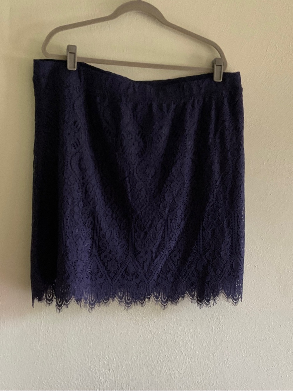 Isaac Mizrahi Navy Lace Pencil Skirt